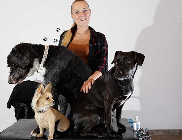 Denise Patzer mit ihren 3 Hunden 1A Hundesalon Kiel